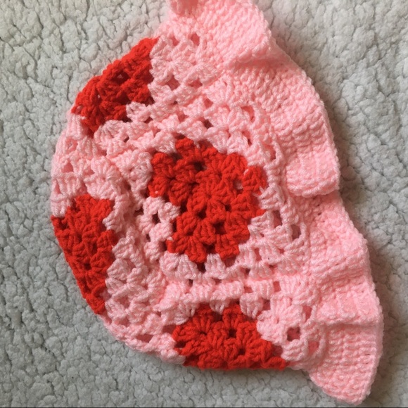 Crochet heart bucket hat - Picture 3 of 3